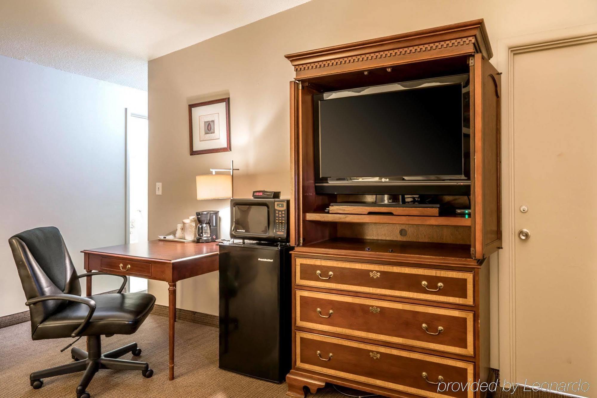 Holiday Lodge Yakima Motel